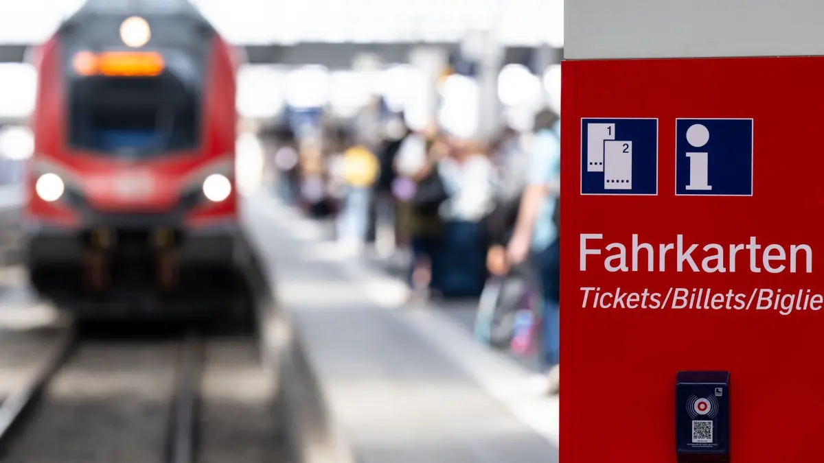 ARCHIV - 23.05.2022, Bayern, München: Ein Regionalzug steht am Münchner Hauptbahnhof. (zu dpa: «Massive Störung am Münchner Hauptbahnhof») Foto: Sven Hoppe/dpa/dpa-tmn +++ dpa-Bildfunk +++