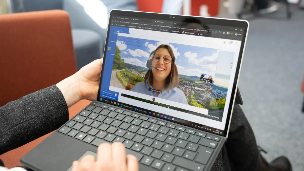Virtuelles Rathaus Metzingen Digitales Rathaus Bürgerservice Sachbearbeiterin Clara Buschmann