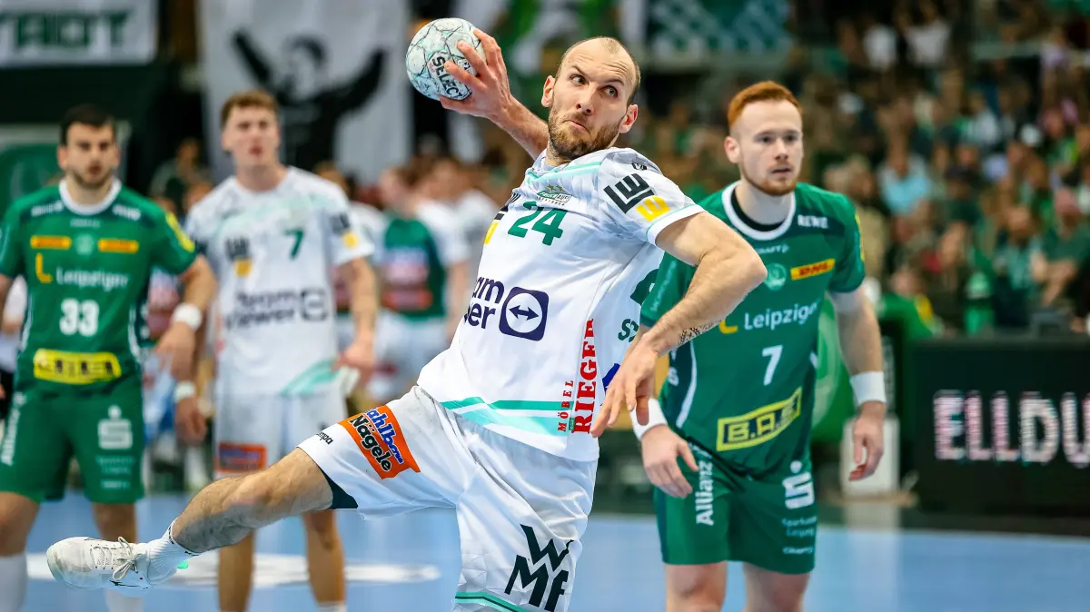 SC DHfK Leipzig vs FRISCH AUF! Goeppingen, Handball, 1. Bundesliga, 28. Spieltag, Saison 2025/2026, 09.04.2026: Marcel Schiller (FRISCH AUF! Goeppingen, #24) wirft den Ball,
SC DHfK Leipzig vs FRISCH AUF! Goeppingen, Handball, 1. Bundesliga, 28. Spieltag, Saison 2025/2026, 09.04.2026,
Foto: Eibner-Pressefoto/Laura Roemer