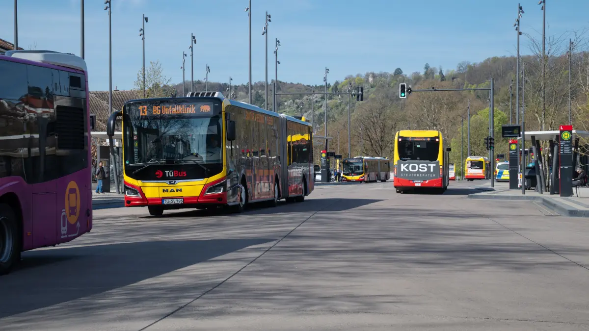 Tübus, Stadtwerke Tübingen, Bus, Öffentlicher Nahverkehr, Haltestelle, Europaplatz, ZOB, Hauptbahnhof, Schienenersatzverkehr (SEV)