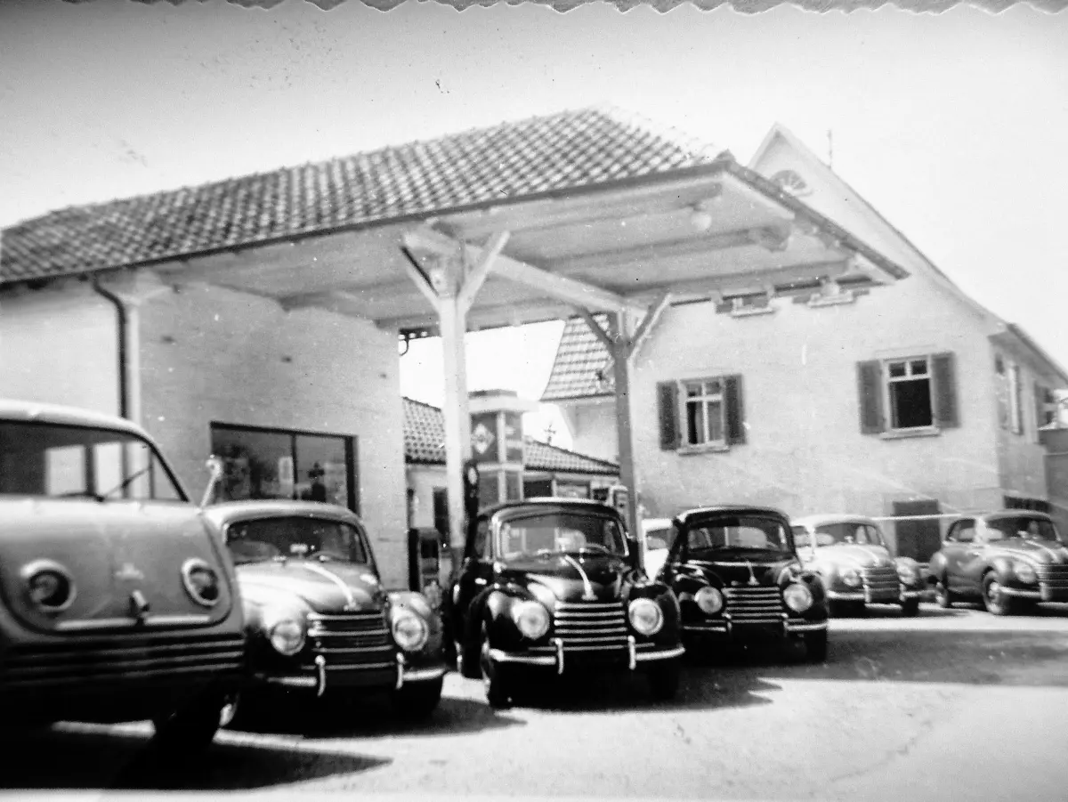 Autohaus Heuselhistorische BilderPagodeFoto: Unternehmen⇥Honorarfrei