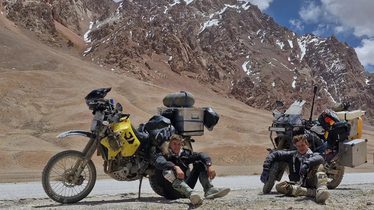 Brolling Travels Marc und Elias Izsak aus Rieden / München Weltreise Motorrad