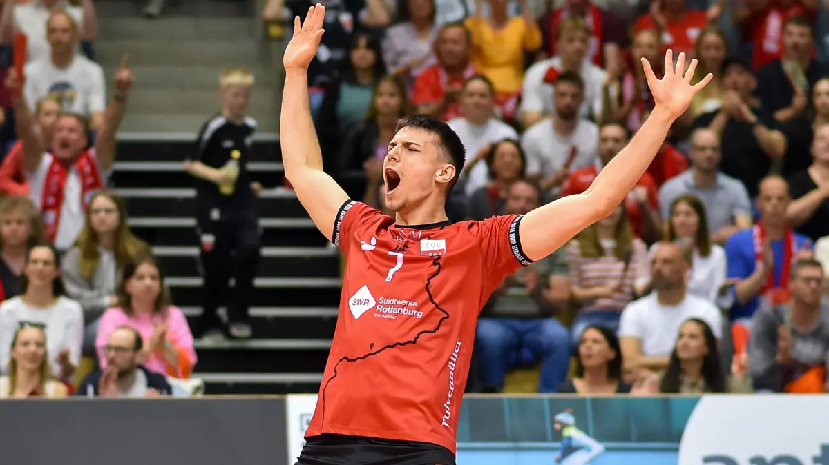 TV Rottenburg vs. FC Schuettorf 09, Volleyball, 2. Bundesliga, Playoff Halbfinale, Spiel 9, Saison 2025/2026, 11.04.2026: Milan Kvrzic (TV Rottenburg, #07), Freude, Jubel,
TV Rottenburg vs. FC Schuettorf 09, Volleyball, 2. Bundesliga, Playoff Halbfinale, Spiel 9, Saison 2025/2026, 11.04.2026,
Foto: Eibner-Pressefoto/Ralph Kunze