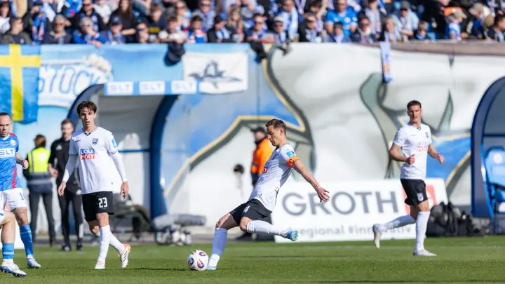 Dreimal Note 5! Spatzen gehen beim FC Hansa Rostock unter