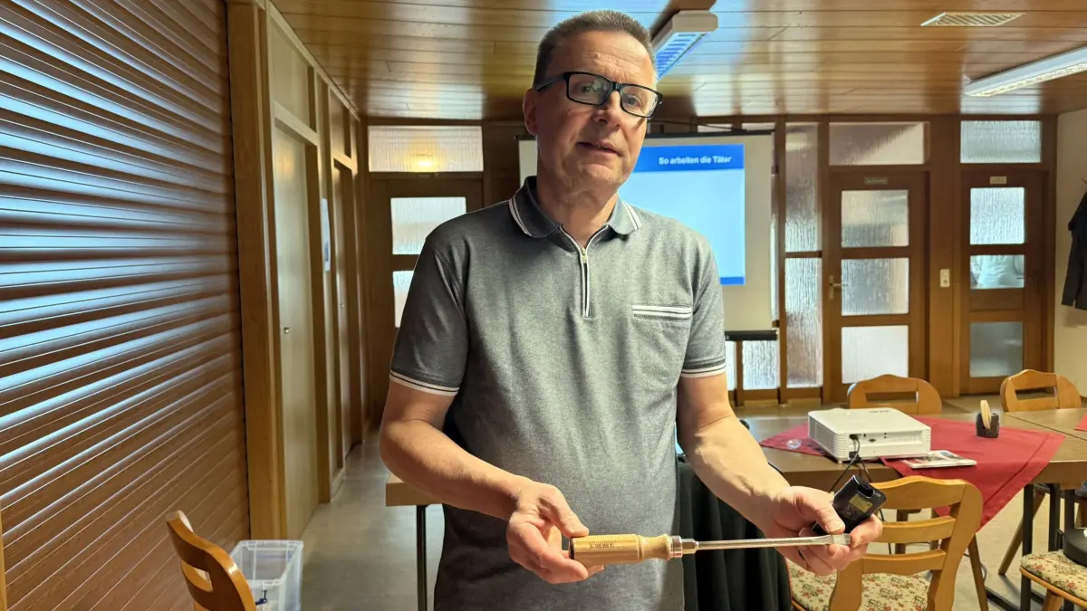 Ein einfacher Schraubendreher reicht, mehr brauchen Einbrecher meist nicht, weiß Jochen hagenlocher.