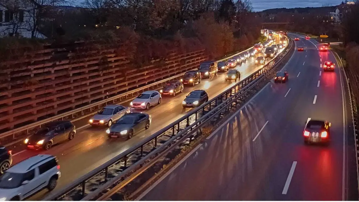 Verkehr B27 Abends Zollernalbkreis