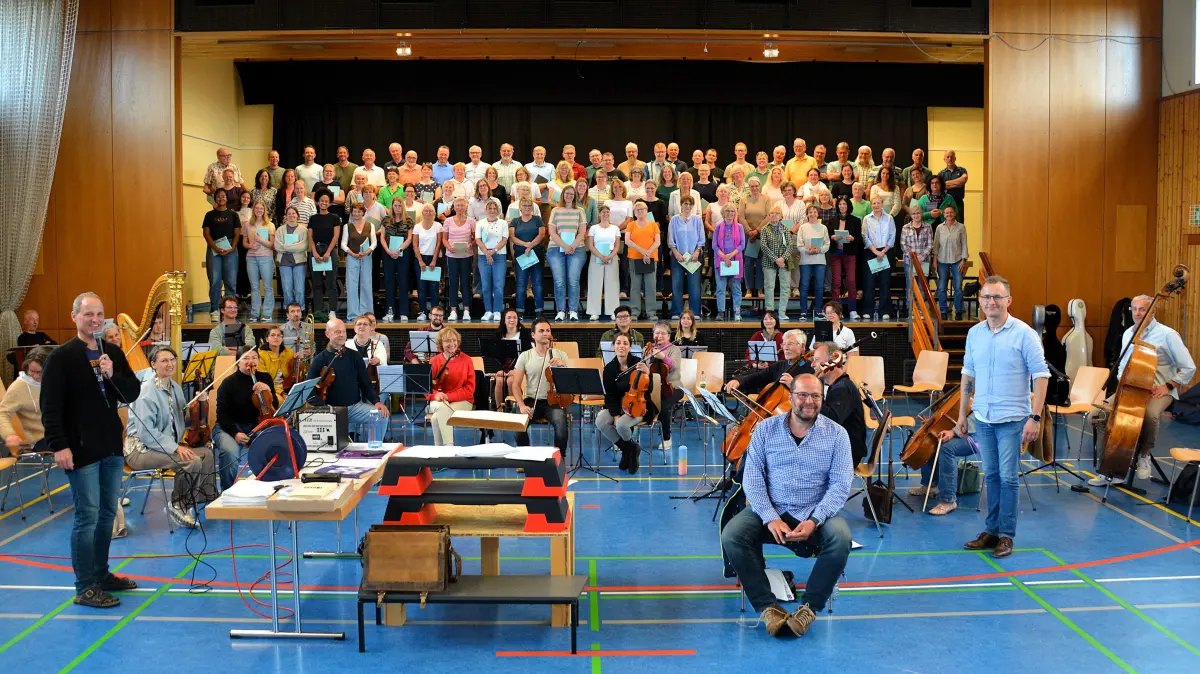Aus der weiten Region haben sich vier Chöre zum gewaltigen Projekt des Brahms-Requiem vereint.