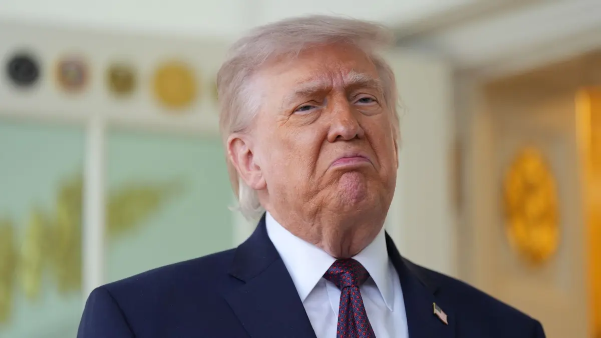 Trump: 13.04.2026, USA, Washington: US-Präsident Donald Trump spricht vor dem Oval Office des Weißen Hauses. Foto: Alex Brandon/AP/dpa +++ dpa-Bildfunk +++