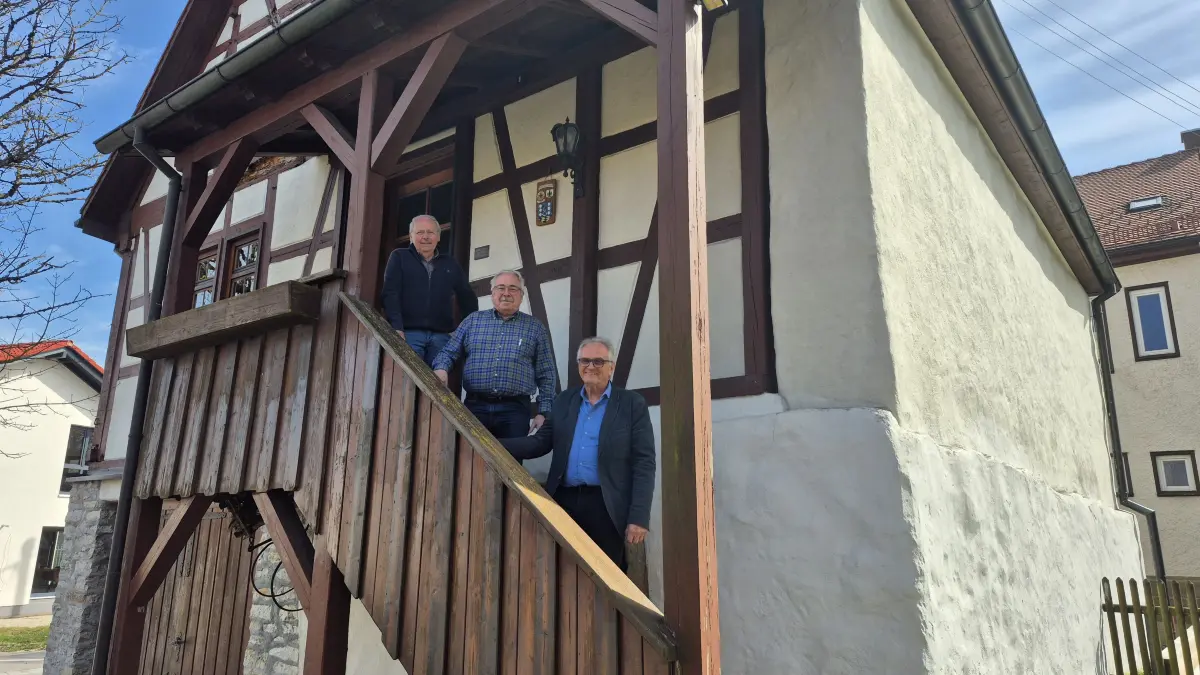 Helmut Schill, Hermann Claß und Udo Schmid hoffen darauf, dass die dringend notwendigen Sanierungsmaßnahmen und die Umbauarbeiten am Donnstetter Heimatmuseum bald starten können.