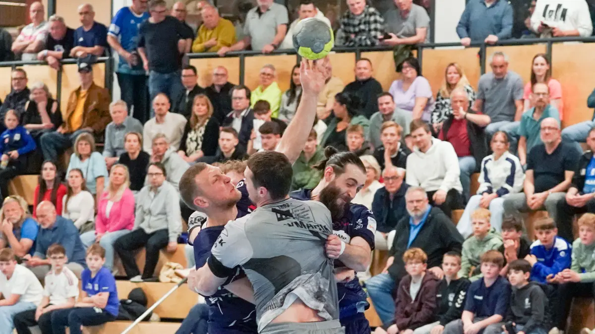 TSV Heiningen - TV 1893 Neuhausen: TSV Heiningen - TV 1893 Neuhausen
Chris Zöller (3) und Felix Kohnle (44)