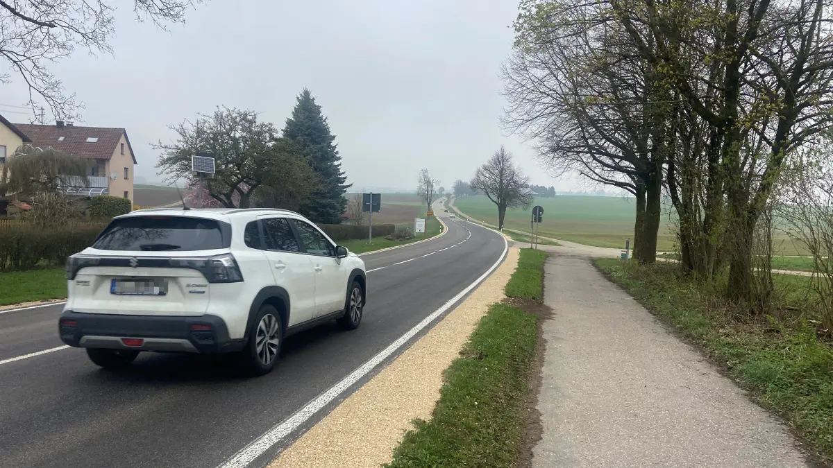 Die L1221 zwischen Steinenkirch und Gussenstadt ist nach den Sanierungsarbeiten wieder für den Verkehr freigegeben worden.