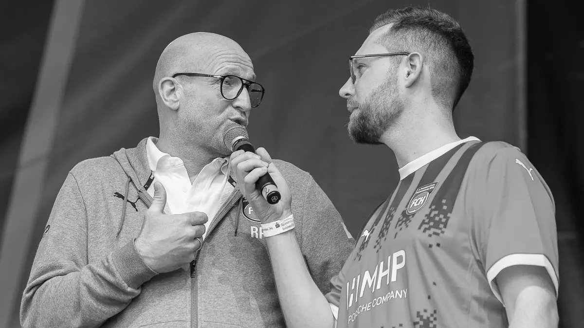 Roger Prinzen (l.) ist im Alter von 57 Jahren plötzlich und unerwartet gestorben. Der 1. FC Heidenheim trauert um den Leiter seines Nachwuchsleistungszentrums.