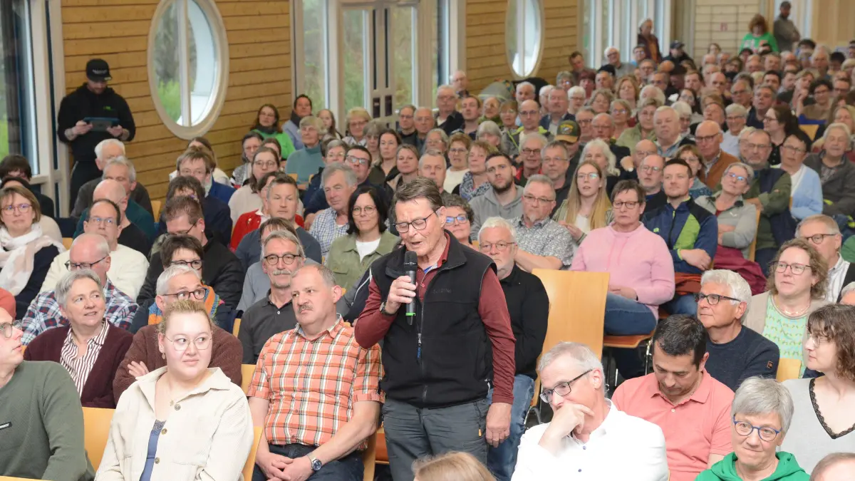 Nach der Vorstellungsrunde der beiden Kandidaten hatte das Publikum die Möglichkeit, Fragen zu stellen.