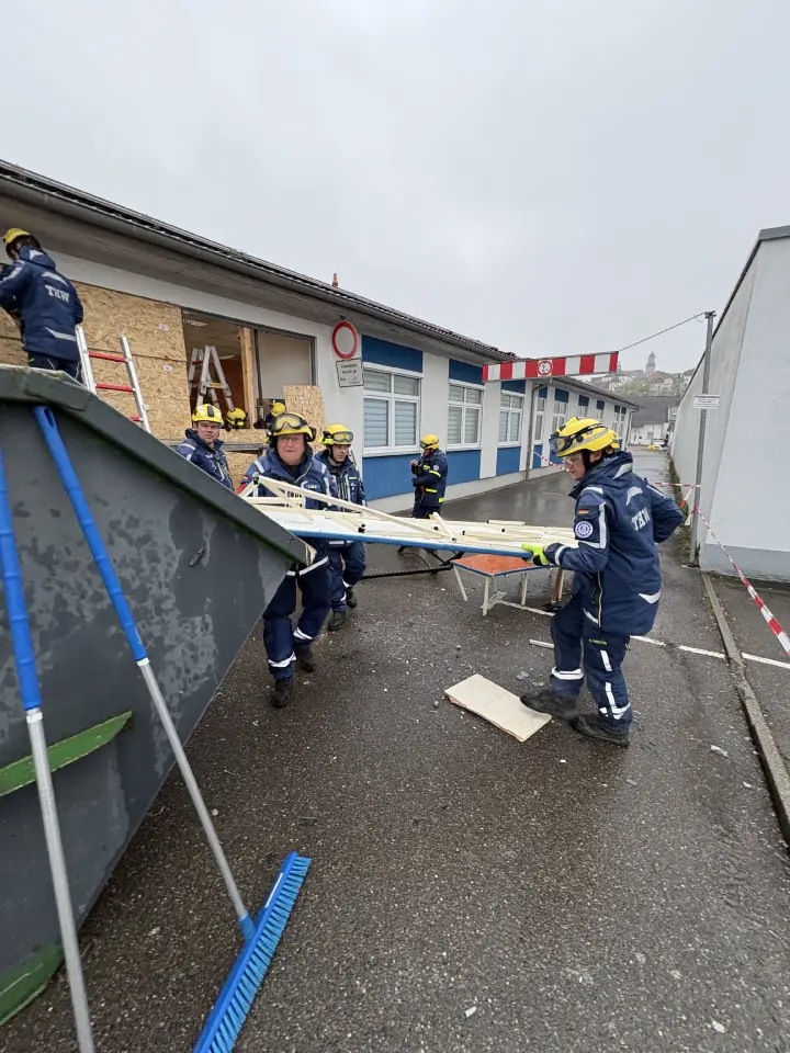 Wie durch ein Wunder wird niemand verletzt