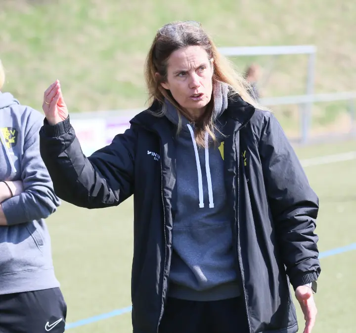 „Kompetenz hat nichts mit dem Geschlecht zu tun“ – Amateurtrainerin Petra Linder im Interview