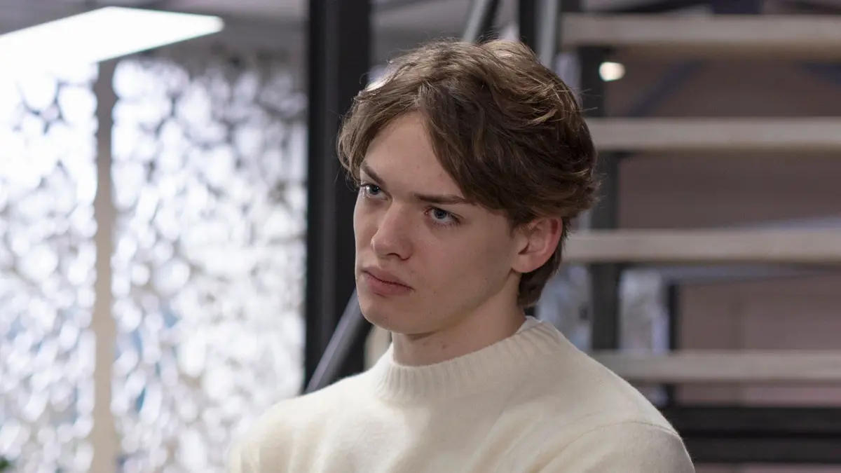 Lennox Halm spielt "Julius Winter"