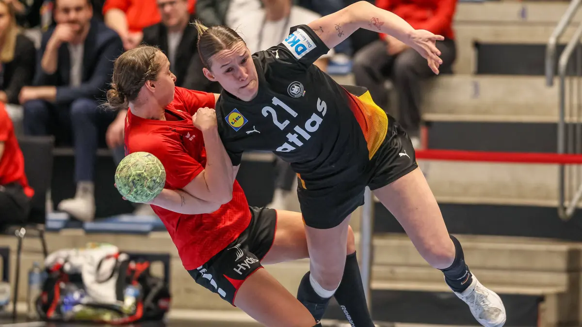 GER, Hamm, Deutschland vs Belgien, EHF EURO Qualifiers, Handball, EHF, Spielzeit 2025/2026, WESTPRESS arena, 6. Spieltag im Bild: Lena Degenhardt Deutschland Handball Frauen 21 DFB/DFL REGULATIONS PROHIBIT ANY USE OF PHOTOGRAPHS AS IMAGE SEQUENCES AND/OR QUASI-VIDEO, 12.04.2026 *** GER, Hamm, Germany vs Belgium, EHF EURO Qualifiers, Handball, EHF, Season 2025 2026, WESTPRESS arena, 6 Matchday in picture Lena Degenhardt Germany Handball Women 21 DFB DFL REGULATIONS PROHIBIT ANY USE OF PHOTOGRAPHS AS IMAGE SEQUENCES AND OR QUASI VIDEO, 12 04 2026 Copyright: HMBxMedia/HendrikxHamelau
