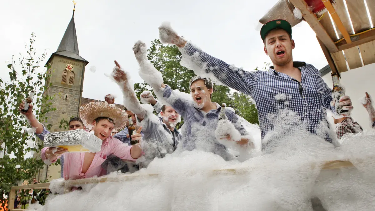 50 Jaehriges Fahnenjubilaeum des Schuetzenvereins Oberfischach Umzug 4