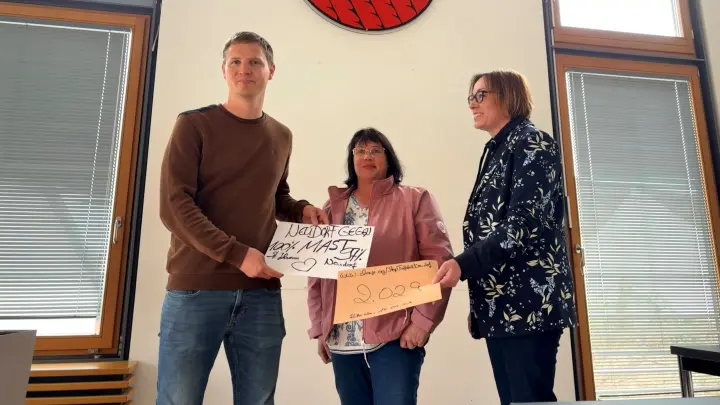 Bürgerinitiative übergibt Unterschriften an Bürgermeister Heinzmann