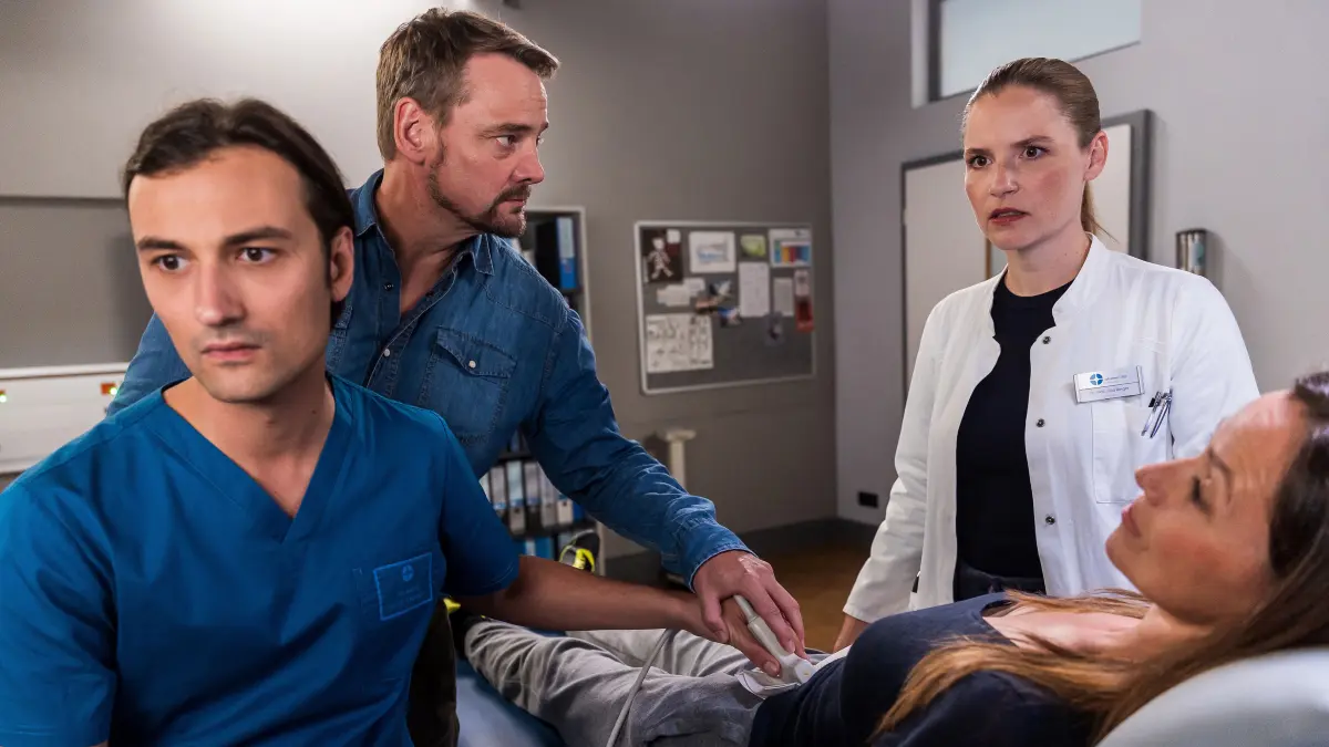 Die Serie „In aller Freundschaft – Die jungen Ärzte“ startet am 30. April 2026 in die zwölfte Staffel.