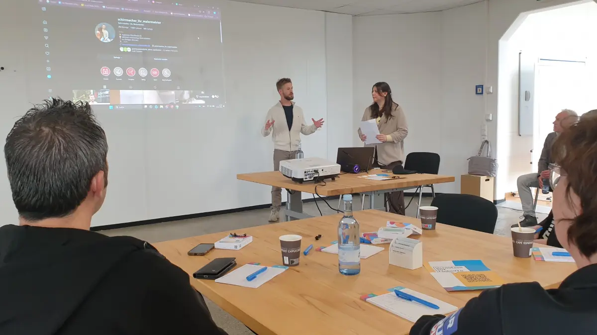 Sebastian Schirrmacher und Vanessa Sclafani beim Unternehmer-Digi-Talk des Digitalisierungszentrum im BED in Ehingen