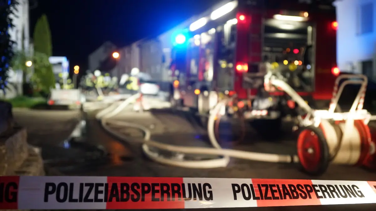 Brennende Autos in Albershausen - Schaden wird auf rund 200.000 Euro geschätzt