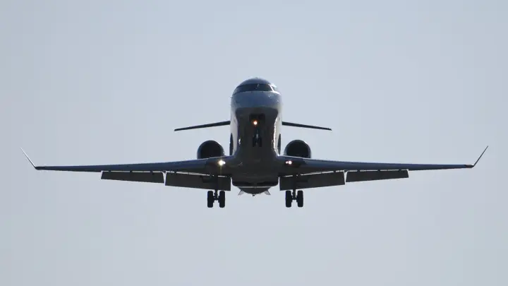 Teures Kerosin – erste Airline legt Flugzeuge still