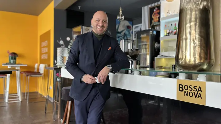 Warum Arjang Sarhangi das Bossa Nova nach 20 Jahren abgibt