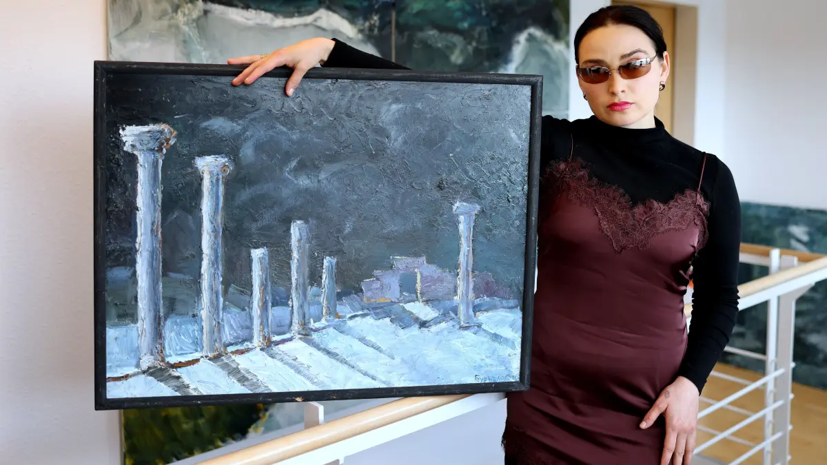 Katerina Sribmutska möchte die Kunst ihres an der Front kämpfenden Bekannten publik machen.