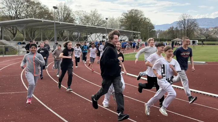 Werkrealschule sammelt Spenden bei Benefizlauf