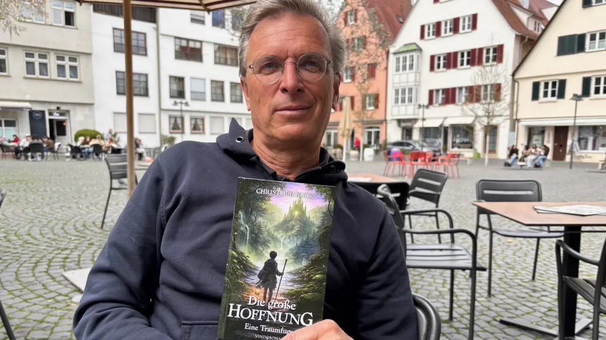 Der Ulmer Sportmediziner Christoph Buck hat einen Roman veröffentlicht.