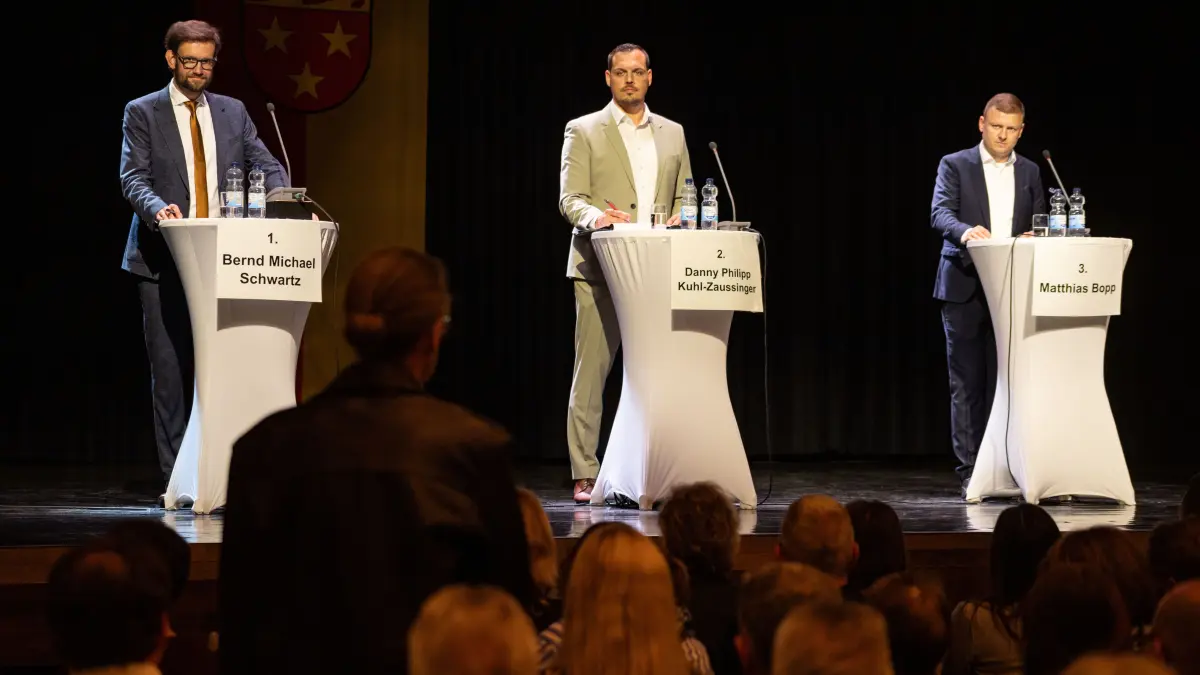 Donzdorf Bürgermeister-Kandiaten stellen sich vor in der Stadthalle