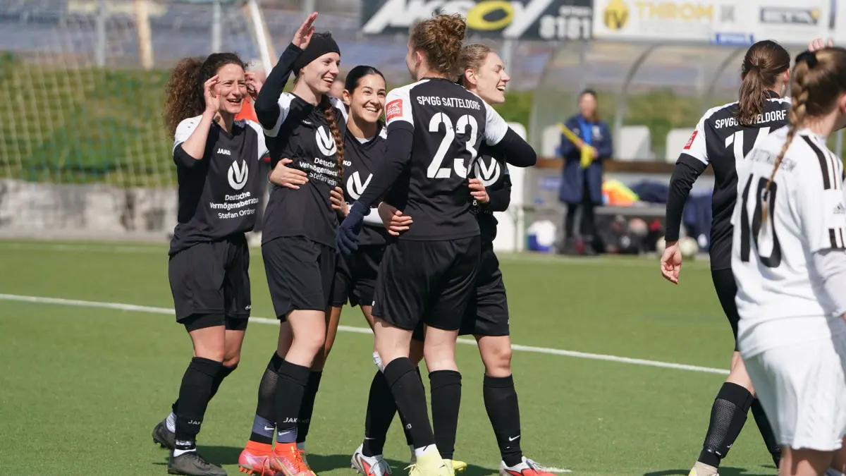 Die Frauen der Spvgg Satteldorf belegen in der Landesliga 1 Platz 8, mit einem Punkt Vorsprung vor dem Neunten TSV Nellmersbach. In der Vorrunde siegte die Spvgg in Nellmersbach 3:1.