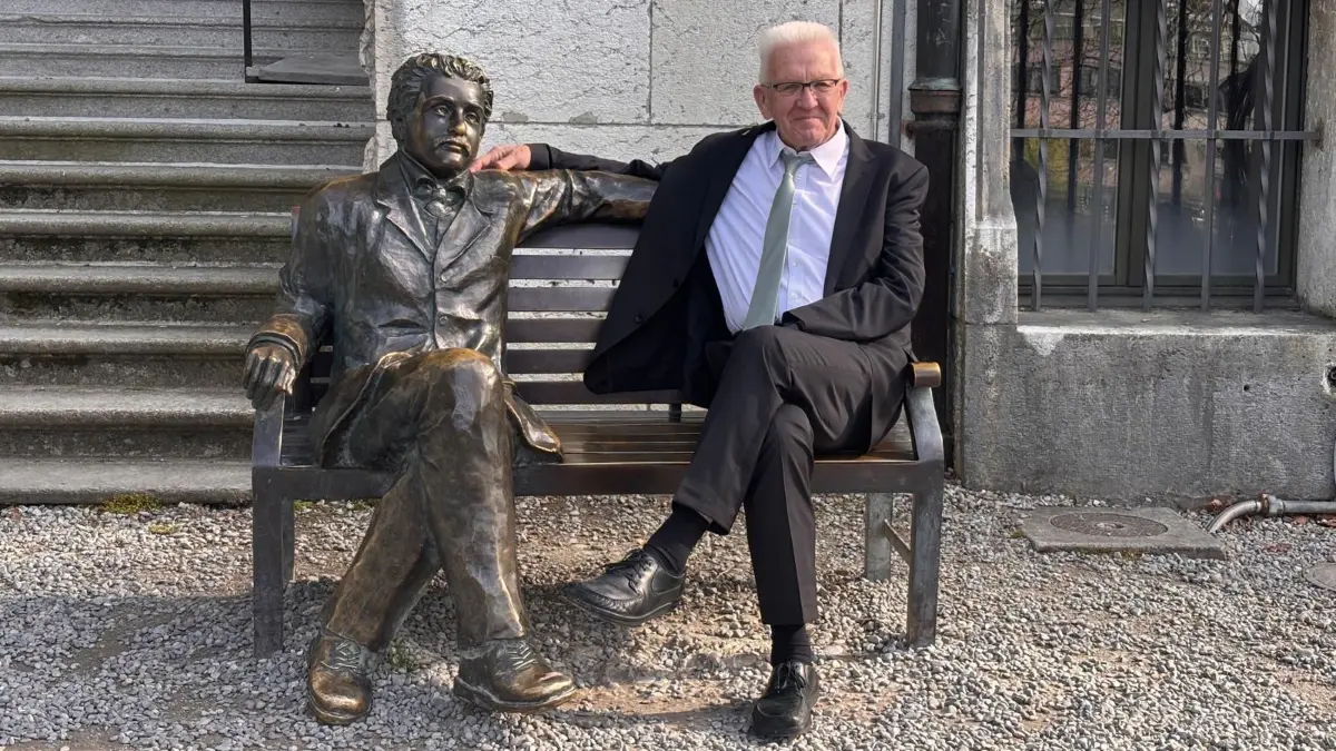 „Arm in Arm mit Einstein – das ist ein besonderes Sahnehäubchen“, findet Winfried Kretschmann.