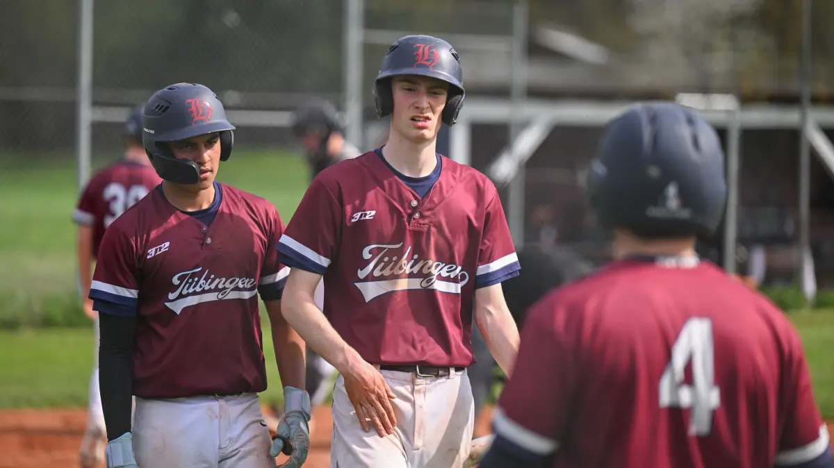 Baseball 2. Bundesliga Südwest 2 - Tübingen Hawks - Heidenheim Heideköpfe 2: Baseball 2. Bundesliga Südwest 2 - Tübingen Hawks - Heidenheim Heideköpfe 2, 18.094.2026 - Enttäuschung Tübingen Hawks, vlnr. Marco Leukert, Michel Gfrörer, Leo Burrer (4) - alle Tübingen Hawks
Foto: Axel Grundler