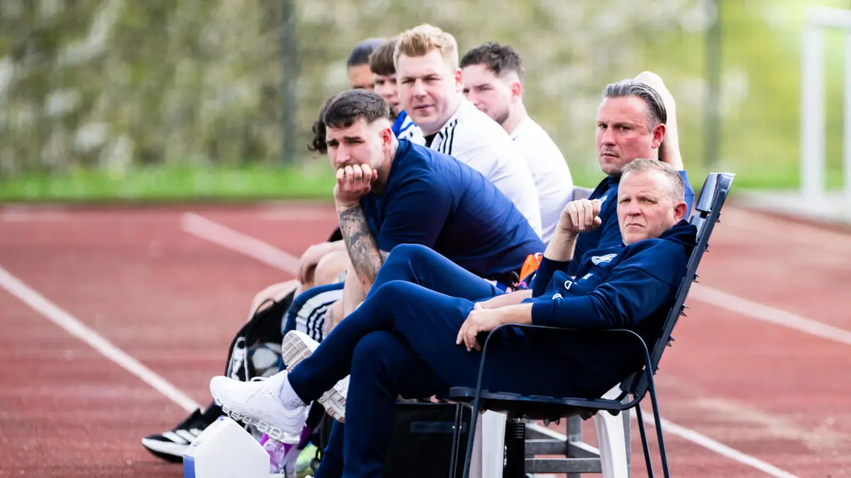 SG Empfingen vs. SpVgg Freudenstadt, Fussball, Landesliga 3, 27. Spieltag, Saison 2025/2026, 18.03.2026,: Elvedin Djekic, (SpVgg Freudenstadt, Trainer), rechts , und Sergej Steblau, (SpVgg Freudenstadt, Co Trainer)),
SG Empfingen vs. SpVgg Freudenstadt, Fussball, Landesliga 3, 27. Spieltag, Saison 2025/2026, 18.03.2026,
Eibner-Pressefoto/Andreas Ulmer