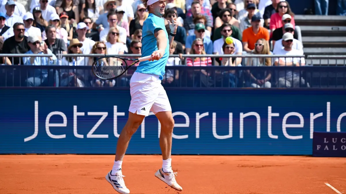 Tennis: ATP-Tour - München: 18.04.2026, Bayern, München: Tennis: ATP-Tour - München, Einzel, Männer, Halbfinale. Zverev (Deutschland) - Cobolli (Italien). Alexander Zverev in Aktion. Foto: Sven Hoppe/dpa +++ dpa-Bildfunk +++