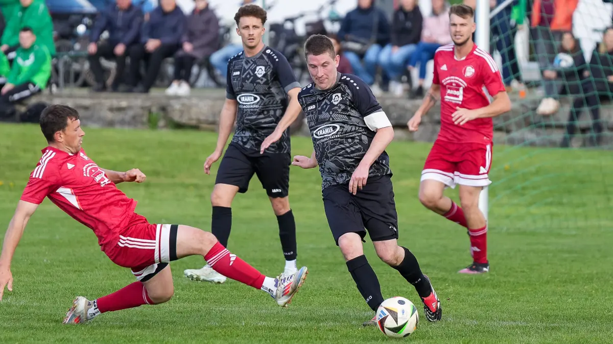 SG Ahldorf-Mühlen-Dettensee vs. SV Gueltlingen, Fussball, Bezirksliga, 22.Spieltag, 2025/2026, 19.04.2026: Matthias Thomas (SG Ahldorf-Mühlen-Dettensee,#06) am Ball ,
SG Ahldorf-Mühlen-Dettensee vs. SV Gueltlingen , Fussball, Bezirksliga, 22.Spieltag, 2025/2026, 19.04.2026,
Foto: Eibner-Pressefoto/Daniele La Rocca