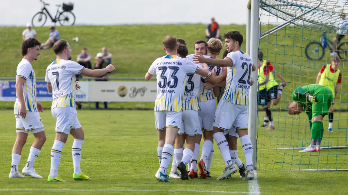 SSV Ehingen-Süd - FC Holzhausen 1:1 Verbandsliga Jubel
