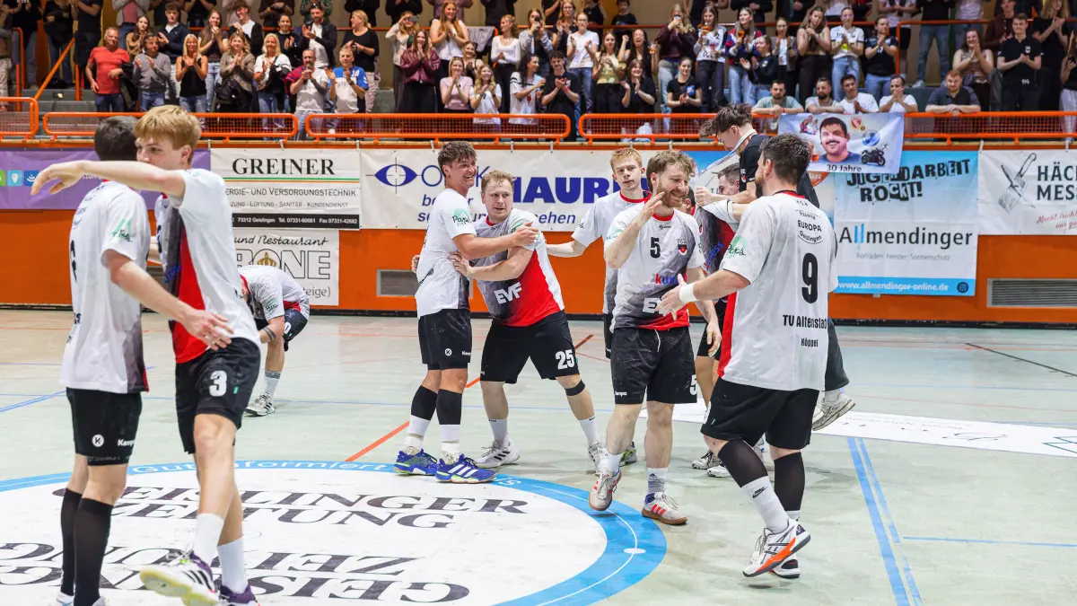 Handball Landesliga: Handball Landesliga; TV Altenstadt - TV Weingarten Handball;
Jubel beim Meister der Landesliga TV Altenstadt;
18.04.2026; Michelberghalle; Geislingen.
Foto: Thomas Madel