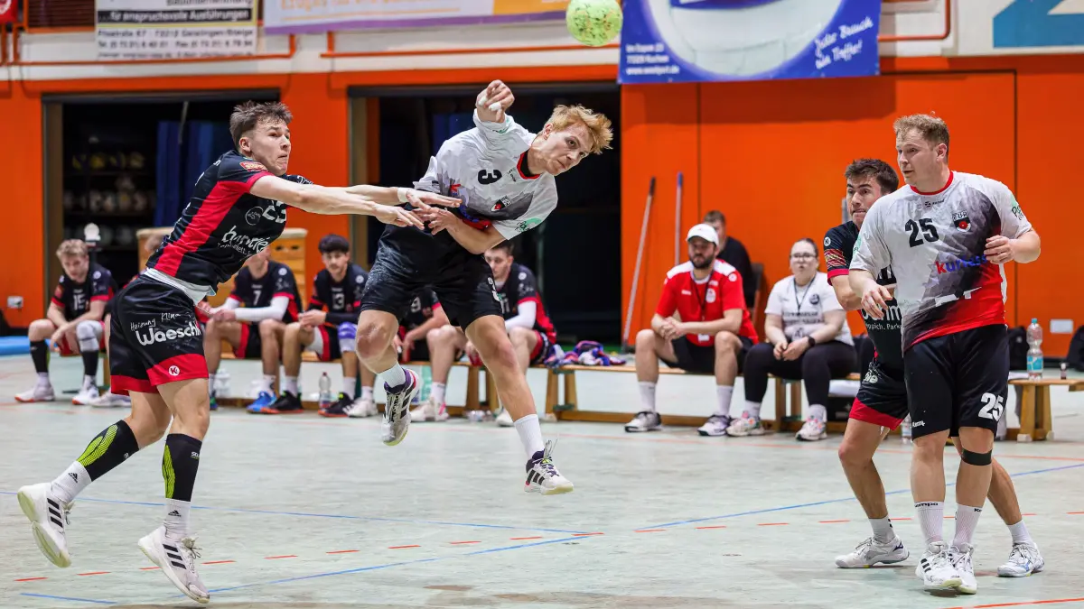 Handball Landesliga: Handball Landesliga; TV Altenstadt - TV Weingarten Handball;
Tom Göttle (TV Altenstadt, #3);
18.04.2026; Michelberghalle; Geislingen.
Foto: Thomas Madel