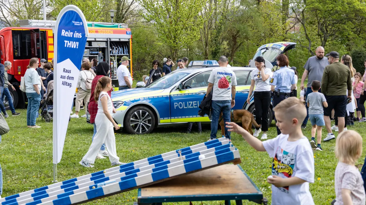 Süßen, Blaulichttag, im Stiegelwiesenpark von 13.30 bis 17 Uhr. Mit FW, DRK, Polizei, organisiert vom Kinder- und Familienzentrum