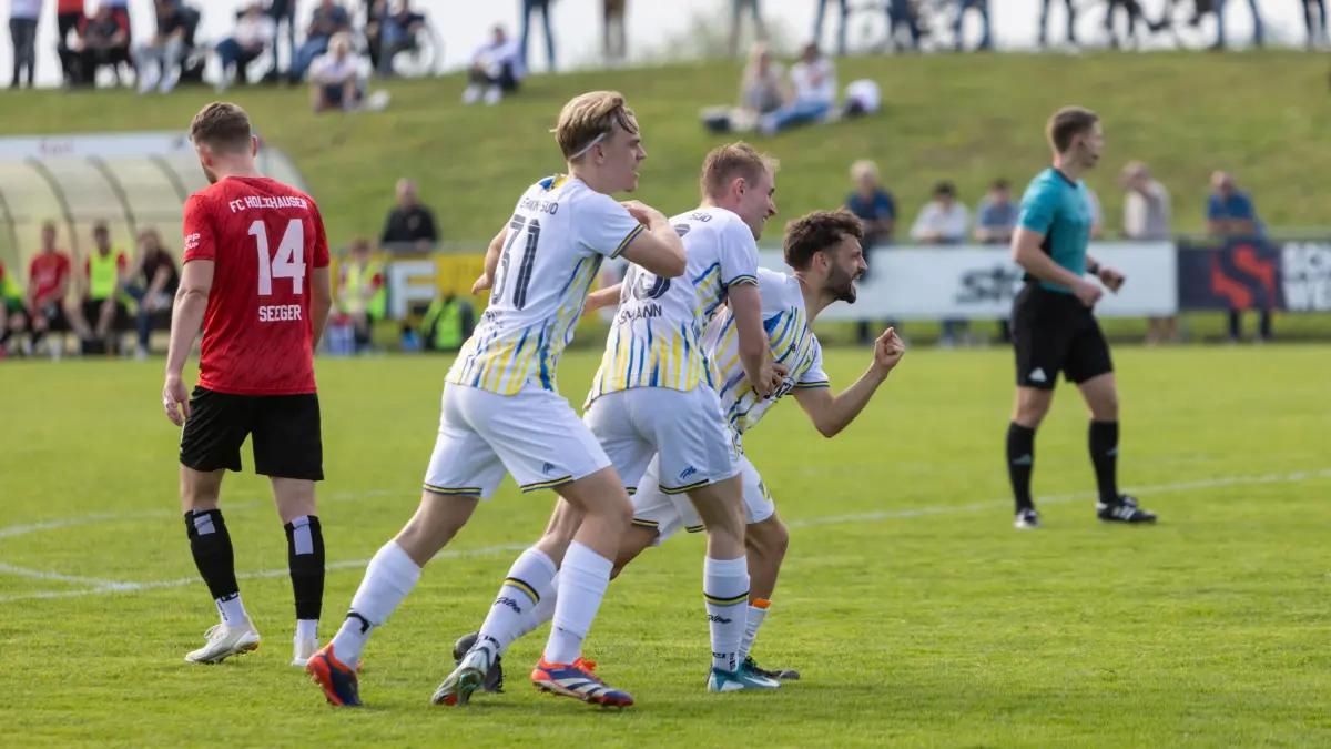 SSV Ehingen-Süd - FC Holzhausen 1:1 Verbandsliga Jubel