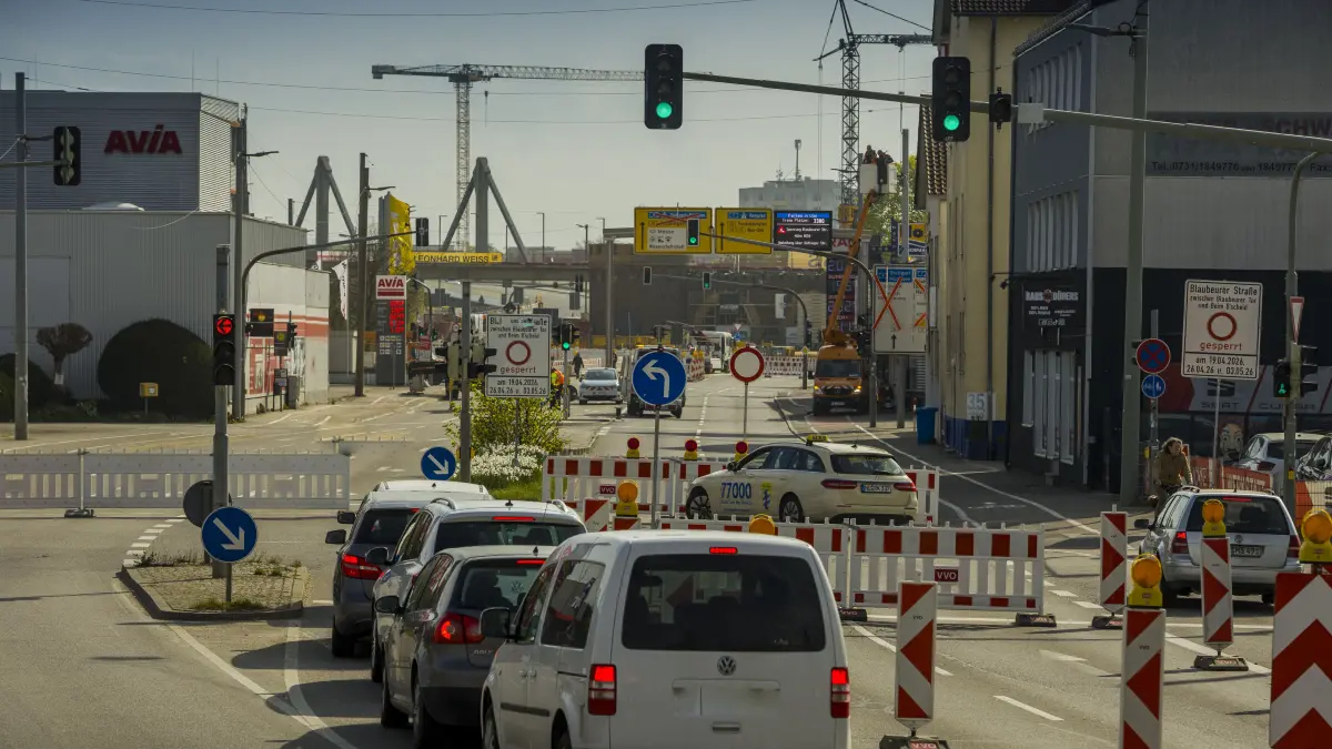 Vollsperrung in der Blaubeurer Straße zwischen Blaubeurer Ring und Beim B'Scheid