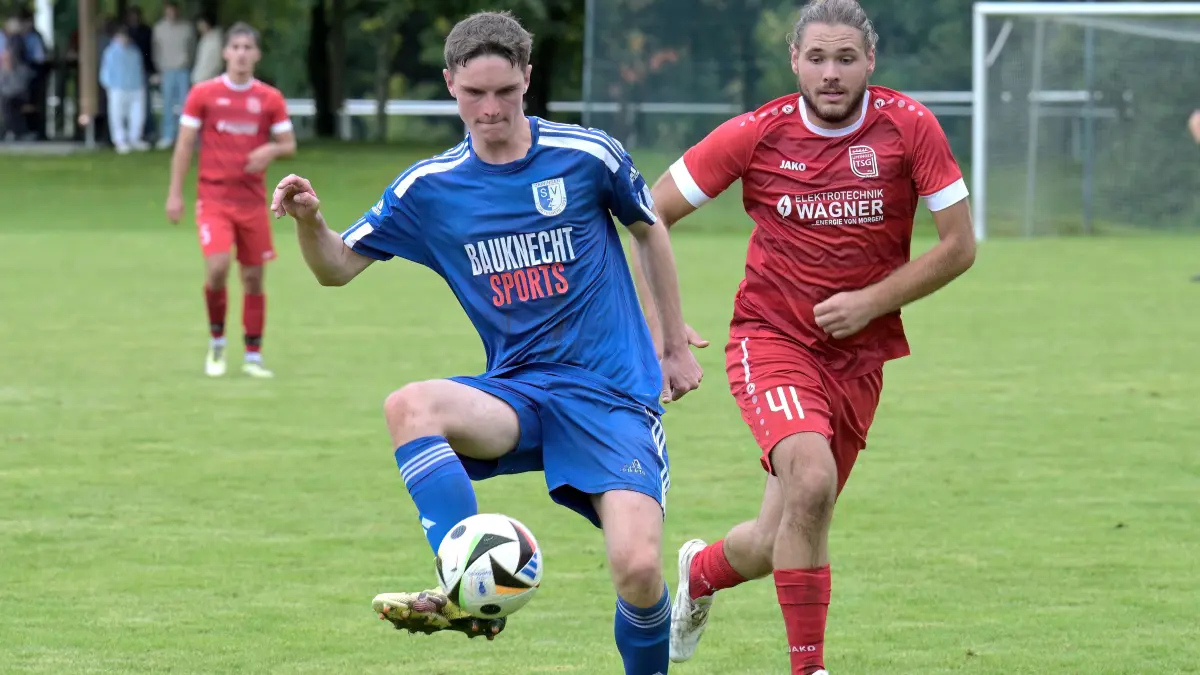 Hinter Elias Möck (links) und dem SV Zainingen liegt eine erfolgreiche Woche. Ob die beiden Siege den Tabellenletzten zu weiteren Großtaten beflügeln? Walddorf wurde beim 4:0 überrollt.