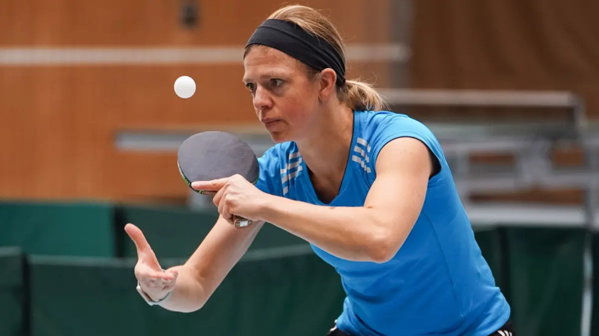 Julia Neff (TTC Lützenhardt) hat mit ihren Mannschaftskolleginnen eine gute Runde in der Verbandsoberliga gespielt. Der Lohn: Platz zwei.