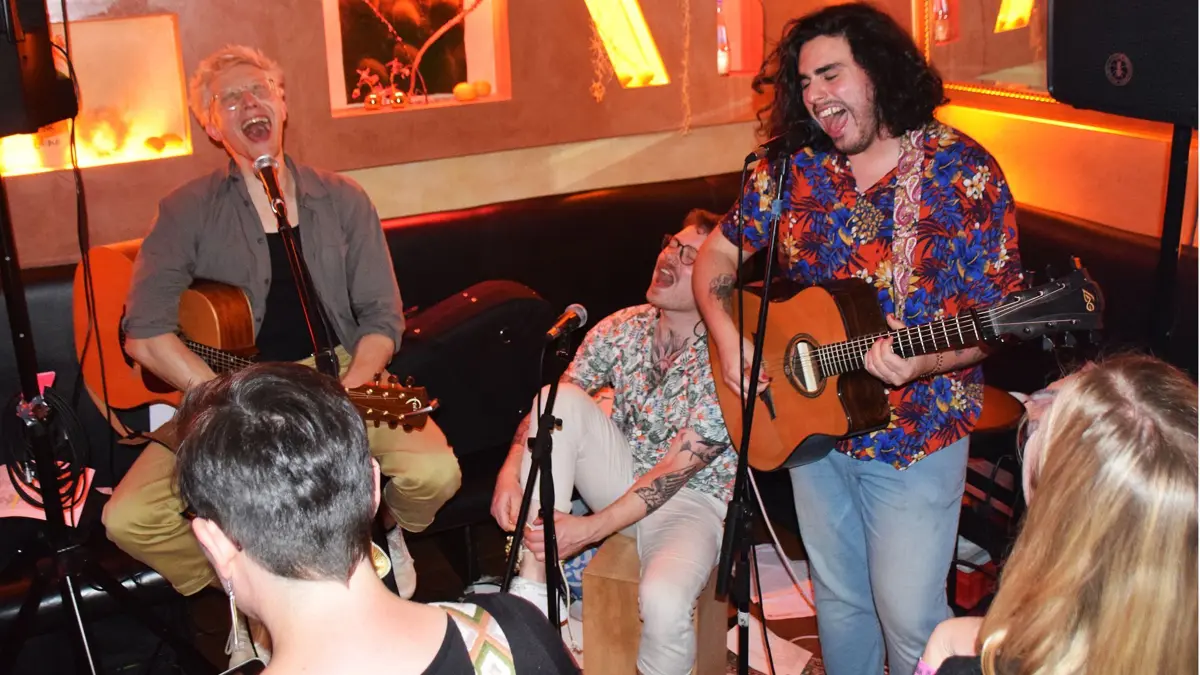 Im Carlos wurde auch beim Tanz in den Mai im Jahr 2024 gesungen. Dieses Jahr findet statt der jüngst abgesagte Kneipennacht ein neues Event statt.