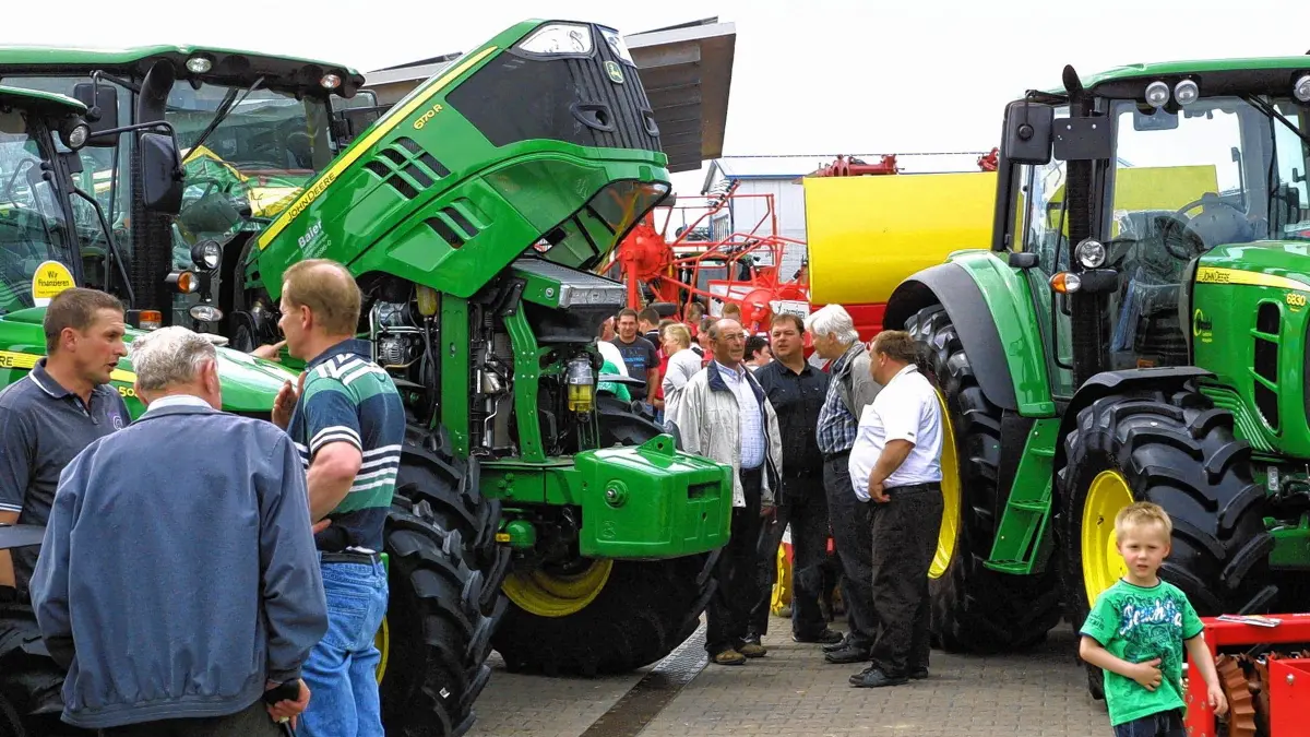 (ohne Überschrift): Vorsicht: Dieses Foto ist möglicherweise nur für den einstigen Verlag Schwäbisches Tagblatt verwendbar. Neustetten Remmingsheim Gewerbeschau 2012-04-29, Bild: Fleischer