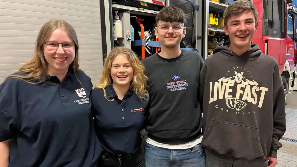 Jugendfeuerwehr Landkreis Schwäbisch Hall: Mia Hollmer, Sophia Fürnschuß, Torben Hespelt und Vinzent Scheidhauer engagieren sich bei ihren örtlichen Jugendfeuerwehren und darüber hinaus.