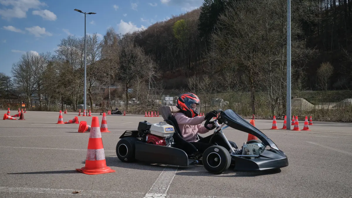Der RMSC Onstmettingen stellt die Weichen für die Zukunft und hat zwei Jugendkarts angeschafft, die mit synthetischem Ktraftstoff, ähnlich wie bei der renommierten Poersche Cup, betrieben werden.